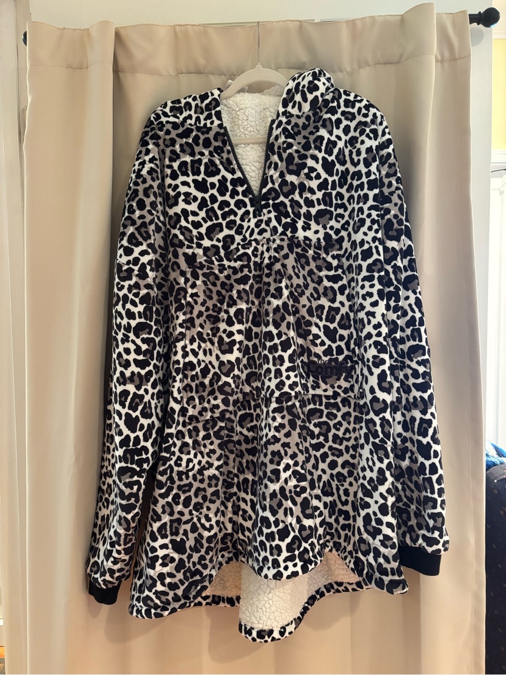 Leopard Print Teddy Jacket with Sherpa Lining - Black & White ONE SIZE FITS ALL